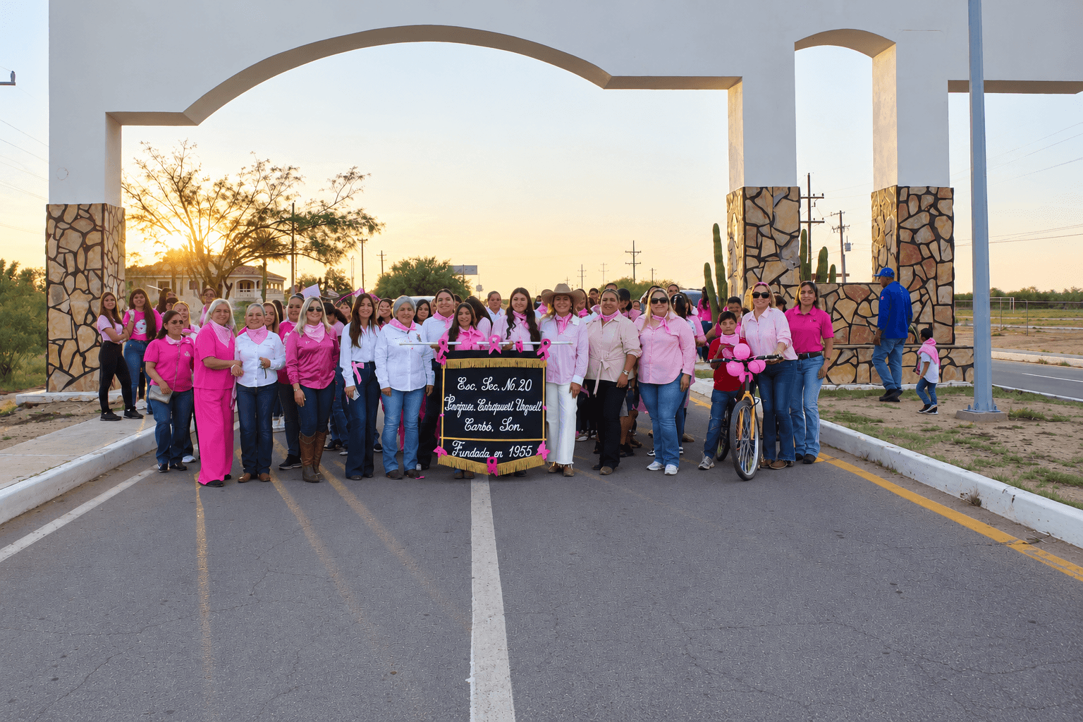 CAMINATA ROSA PROMUEVE LA PREVENCIÓN Y DETECCIÓN OPORTUNA DEL CÁNCER DE MAMA